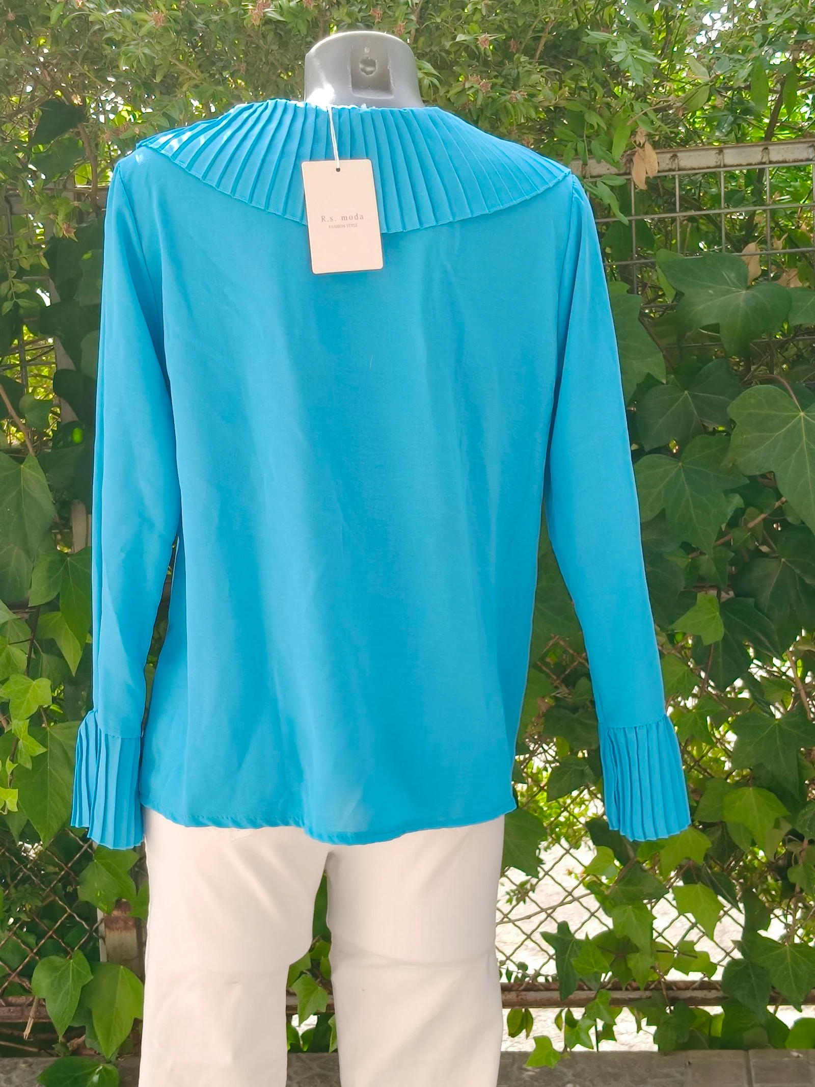 Blusa elegante azul turquesa com babados plissados – photo 7